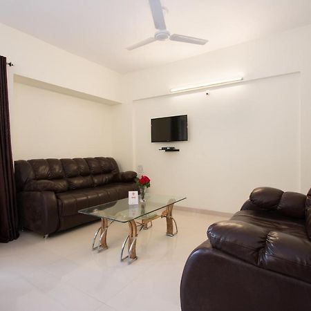 Oyo 9052 Leisurely Abode Hotel Khadki ภายนอก รูปภาพ