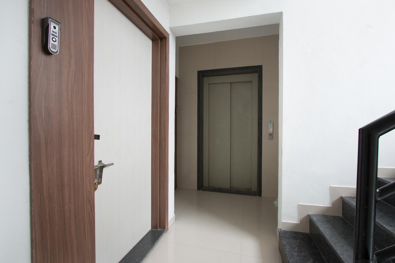 Oyo 9052 Leisurely Abode Hotel Khadki ภายนอก รูปภาพ