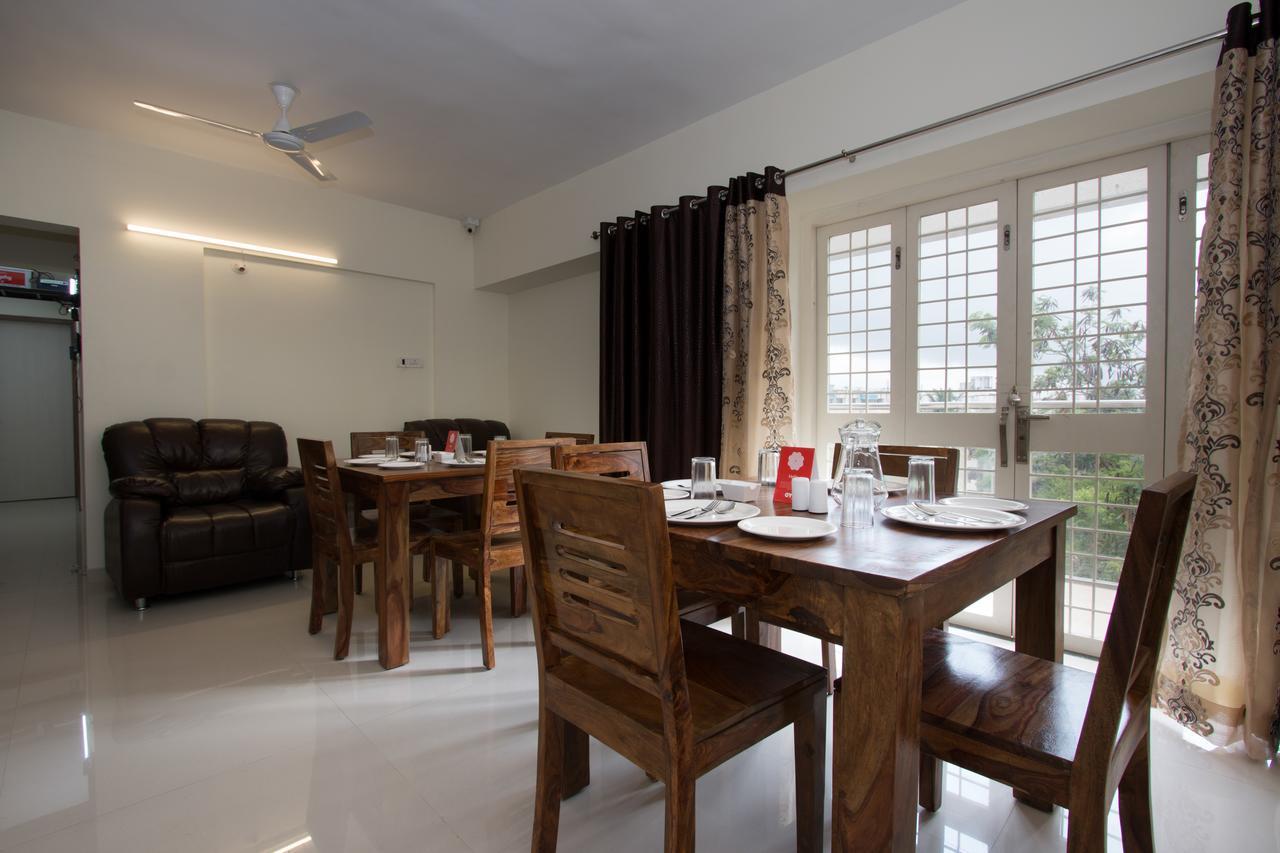 Oyo 9052 Leisurely Abode Hotel Khadki ภายนอก รูปภาพ